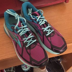 New Brooks Ravenna 7 Running Sneakers